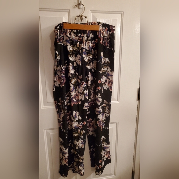 NWT Hayden LA Floral Black Wide Leg Pants - Picture 4 of 5